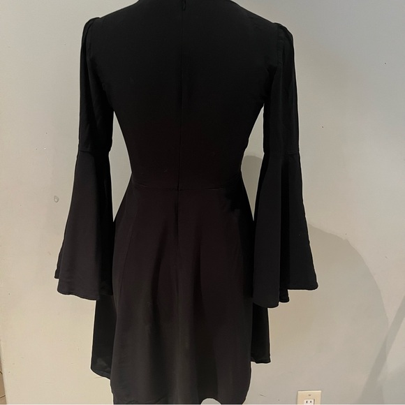 Express | Bell sleeve Dress - Picture 4 of 6